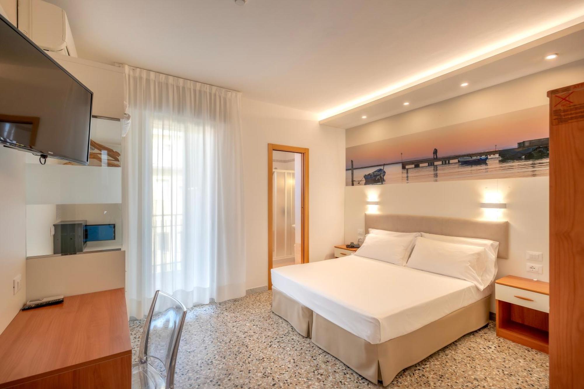 Hotel Atenea Golden Star Caorle Exterior foto