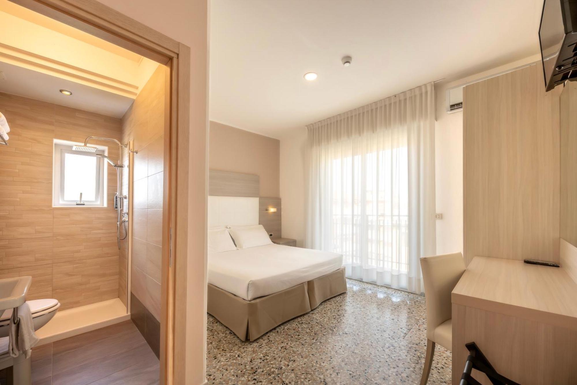 Hotel Atenea Golden Star Caorle Exterior foto